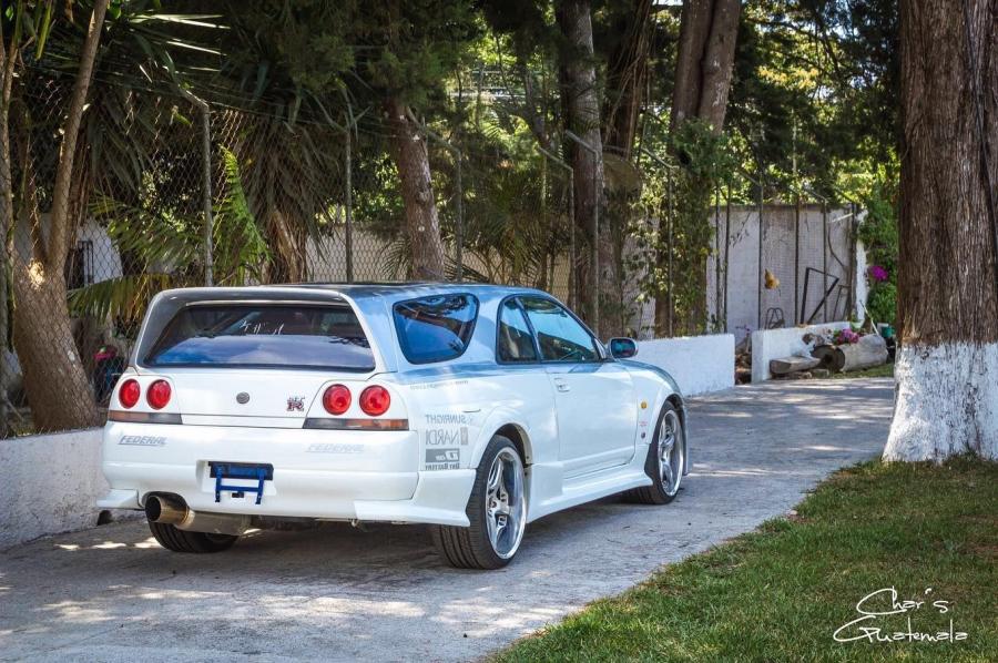  Nissan Skyline GT-R Speedwagon (R33) 1996 года  (фото 2 из 18)